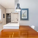 Apartment Bright Visconde