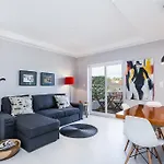Bright Visconde Apartment Cascais