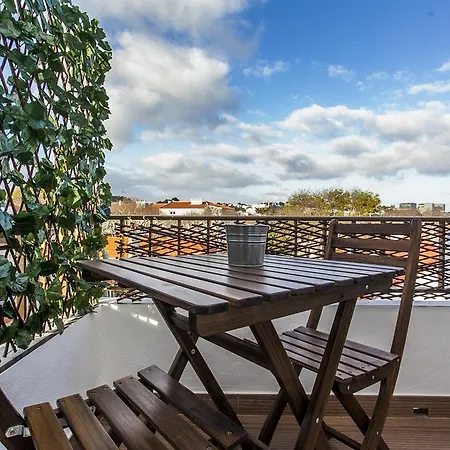 Bright Visconde Apartment